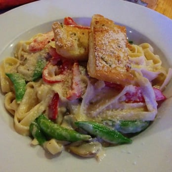Lulu's Waikiki - veggie penne pasta - Burgers Near Me - Honolulu, Hawaii