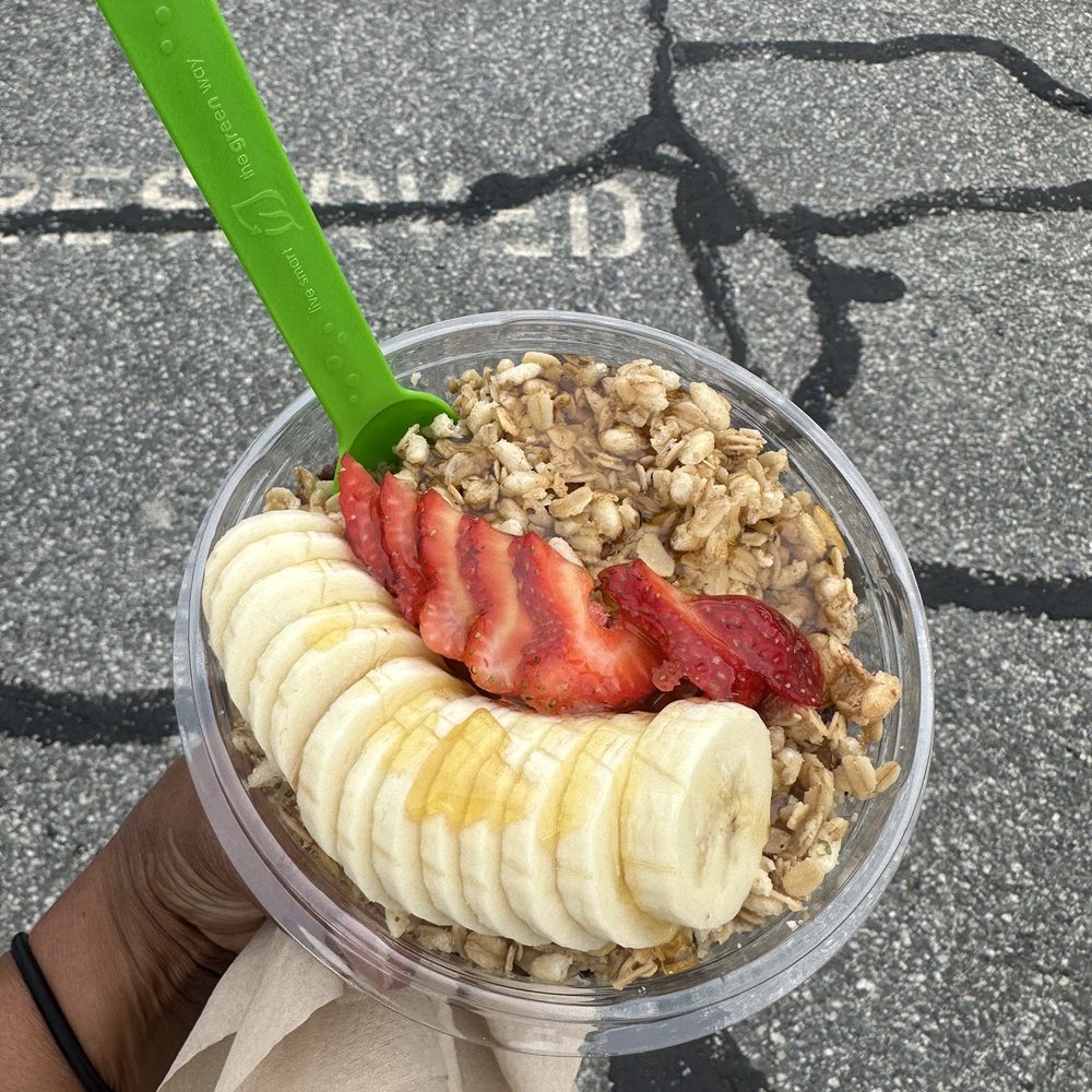 Boho Berries - Açaí bowl. This is the plain Jane. - Shaved Ice Near Me Boho Berries - Açaí bowl. This is the plain Jane. - Shaved Ice Near Me