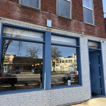 Press Pizza & Pasta - Cocktail Bars Near Me - St. Louis, Missouri