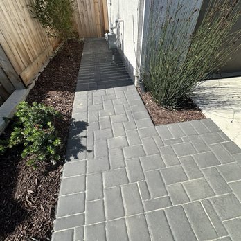 Vista Landscaping - Driveway to sidepathway - Landscaping Near Me