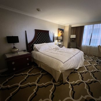 InterContinental New Orleans - Room from an angle (it's not that big) - Hotels Near Me - New Orleans, Louisiana InterContinental New Orleans - Room from an angle (it's not that big) - Hotels Near Me - New Orleans, Louisiana