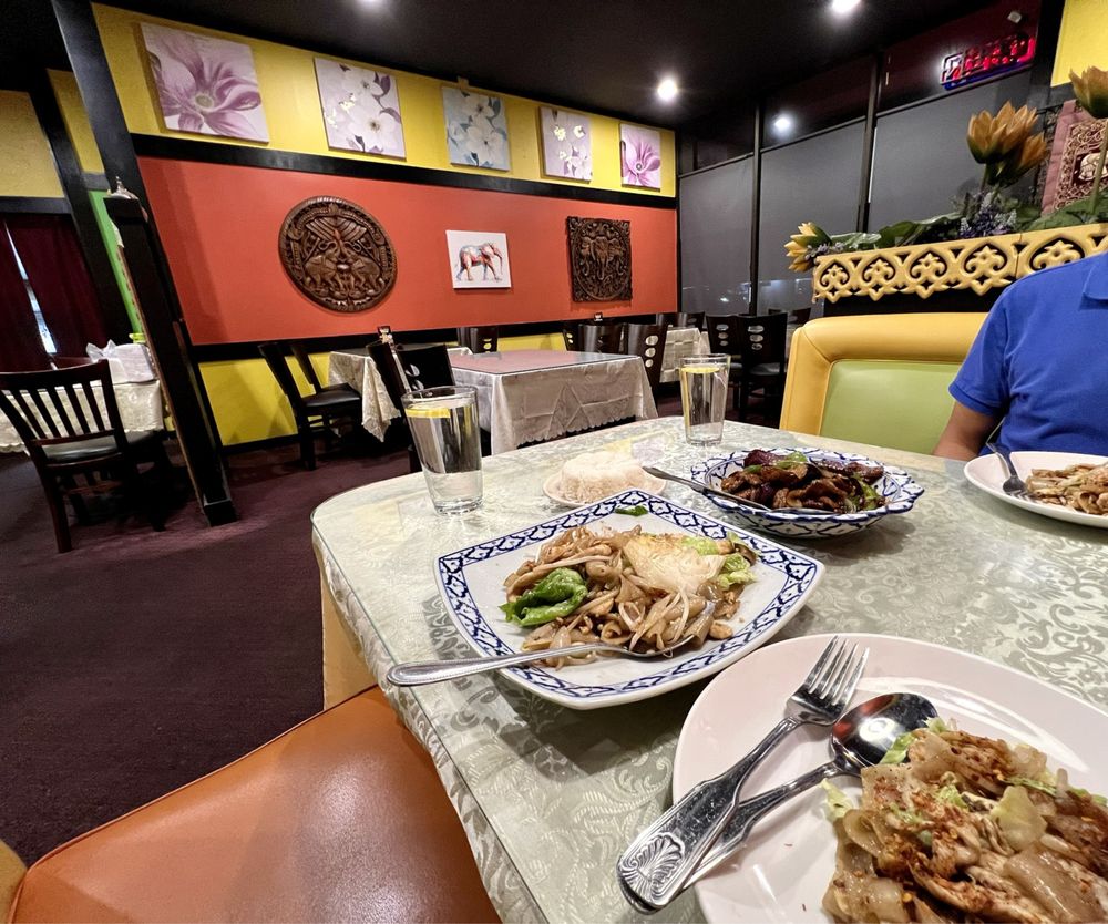 Elephant Cafe