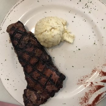 Rodney's On Broadway - New York strip and grits - New American Near Me - Georgetown, Kentucky