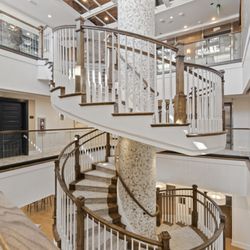 The Shepherd Hotel - Grand staircase