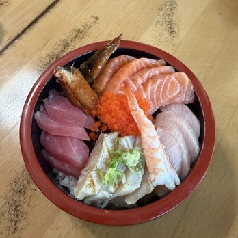 Musashi's - Chirashi Bowl (Assorted Sashimi over Rice)* - Sushi Bars Near Me - Seattle, Washington Musashi's - Chirashi Bowl (Assorted Sashimi over Rice)* - Sushi Bars Near Me - Seattle, Washington