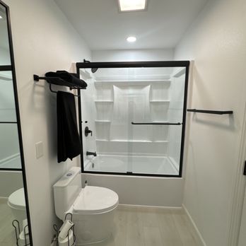 Jairo Mora - Main bath - General Contractors Near Me - La Puente, California Jairo Mora - Main bath - General Contractors Near Me - La Puente, California