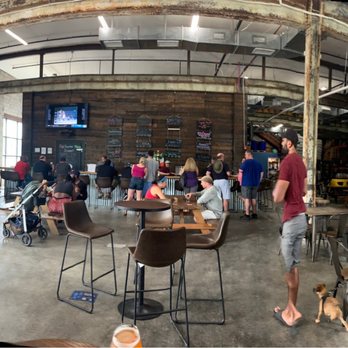 902 Brewing - Bar - Breweries Near Me - Jersey City, New Jersey