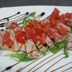 Vado al Max - Tagliata di tonno rucola e pomodorini