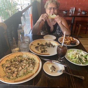 Pearly Baker's Alehouse - Took mom for lunch. - American Near Me - Easton, Pennsylvania Pearly Baker's Alehouse - Took mom for lunch. - American Near Me - Easton, Pennsylvania