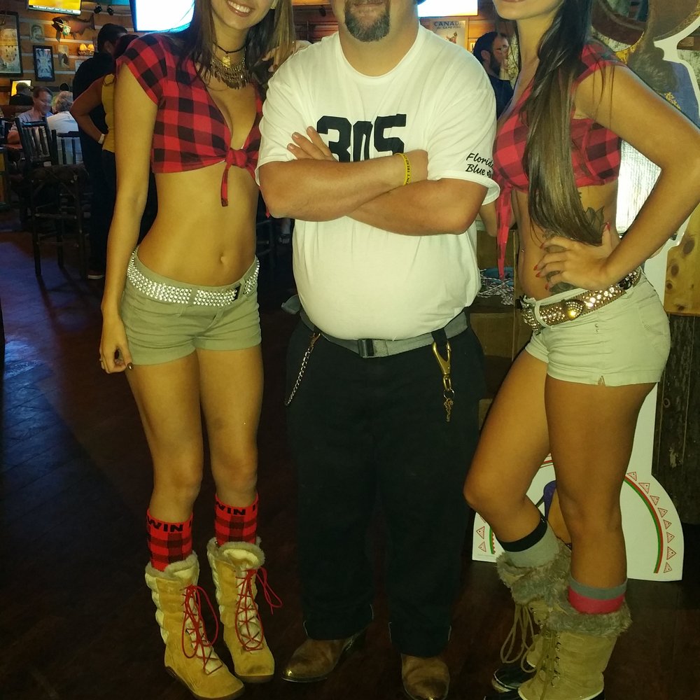 Twin Peaks - Matt with Babes - Sports Bars Near Me - Davie, Florida Twin Peaks - Matt with Babes - Sports Bars Near Me - Davie, Florida