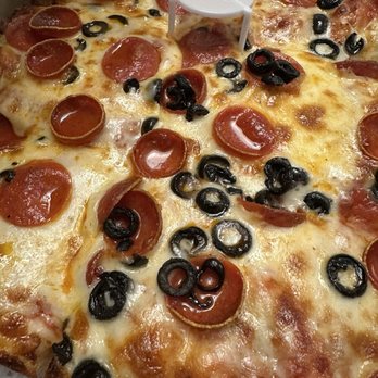 Jet's Pizza - Detroit Style Pizza with spicy pepperoni - Pizza Near Me - Pompano Beach, Florida