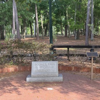 Boone Park - Entry plaque - Dog Parks Near Me - Jacksonville, Florida