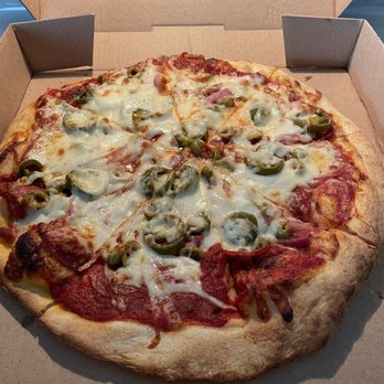 Kyle Pizza - Pepperoni, onion, jalapeño, and green olives - Pizza Near Me - Kyle, Texas