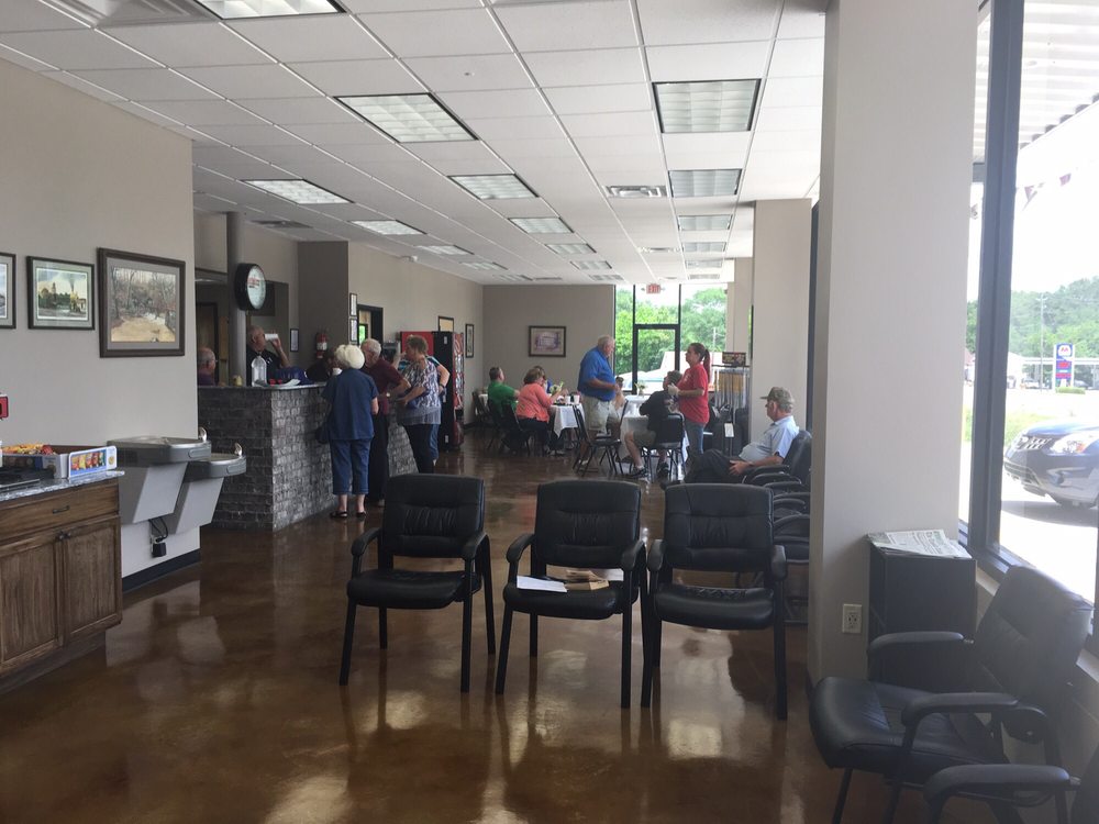 WINDHAM & BUSH TIRE & AUTO Updated August 2024 208 E Ventura Dr