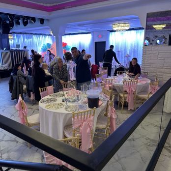 Chateau - Tables - Caterers Near Me - Philadelphia, Pennsylvania Chateau - Tables - Caterers Near Me - Philadelphia, Pennsylvania