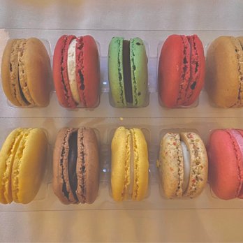Lady Yum - From top, left to right: Espresso Fudge, Raspberry Chardonnay, Chocolate Mint,Wild Strawberry, Lemon, Chocolate, Unicorn - Desserts Near Me - Bellevue, Washington Lady Yum - From top, left to right: Espresso Fudge, Raspberry Chardonnay, Chocolate Mint,Wild Strawberry, Lemon, Chocolate, Unicorn - Desserts Near Me - Bellevue, Washington