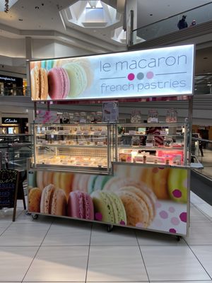 Le Macaron French Pastries
