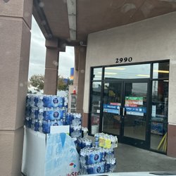 Quik Stop - Storefront
