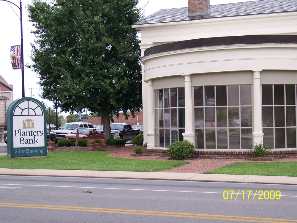 PLANTERS BANK Updated June 2024 1312 S Main St, Hopkinsville