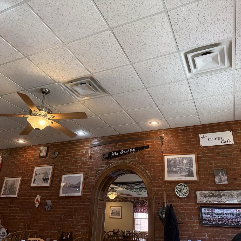 9th Street Cafe - Breakfast & Brunch Near Me - Highland, Illinois
