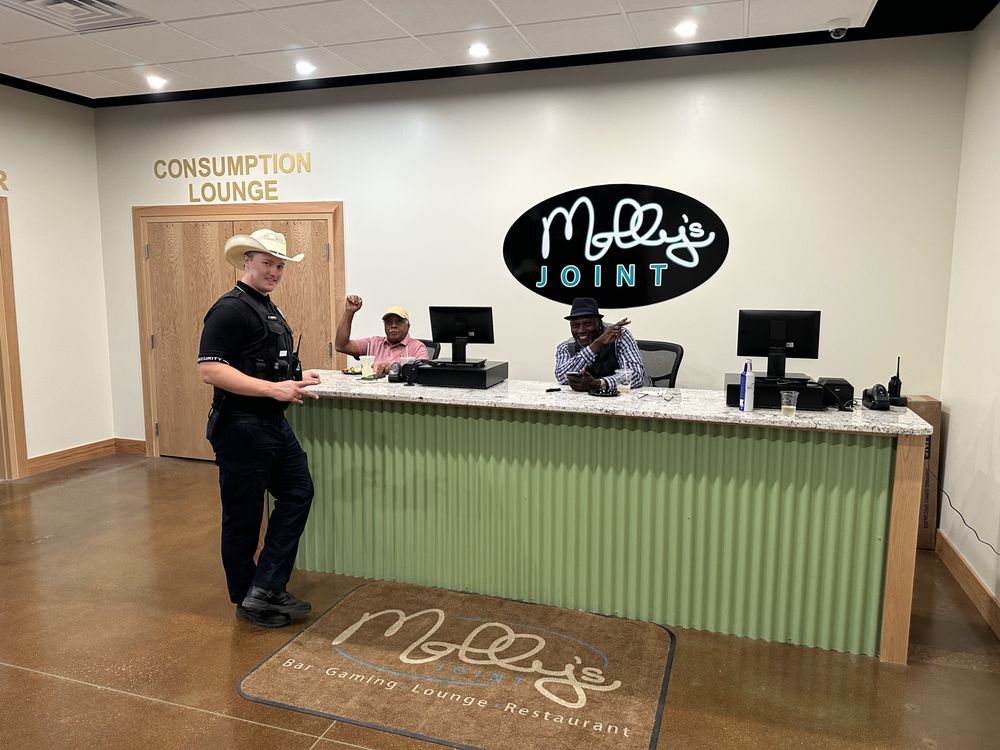 PARKWAY DISPENSARY Updated September 2024 2 Donna Dr, Tilton