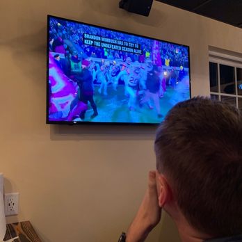 Auggie's Draft Room - Sports Bars Near Me - Saint Augustine, Florida
