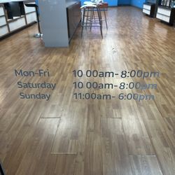 AT&T Store - They close at 8 and no one is there . Manager be back so on?