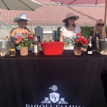 Rose Bowl Stadium - Stadiums & Arenas Near Me - Pasadena, California