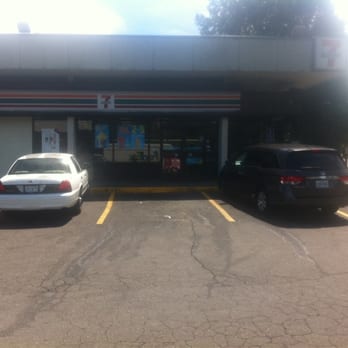 7-Eleven - two cars parked in front of a convenience store - Convenience Stores Near Me - Beaverton, Oregon 7-Eleven - two cars parked in front of a convenience store - Convenience Stores Near Me - Beaverton, Oregon