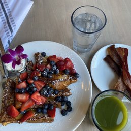 Creme Brulee Style French Toast Crispy Bacon Mean Green drink Water Creme Brulee Style French Toast Crispy Bacon Mean Green drink Water