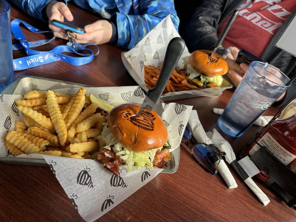 Tornado's Grub and Pub