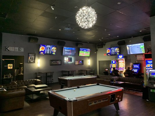 House of Music & Entertainment (HOME Bar) by null