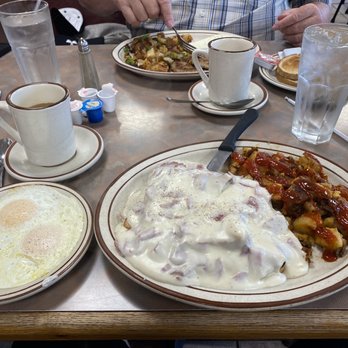 Gary's Restaurant - cream chipped beef - Breakfast & Brunch Near Me - Pleasantville, New Jersey