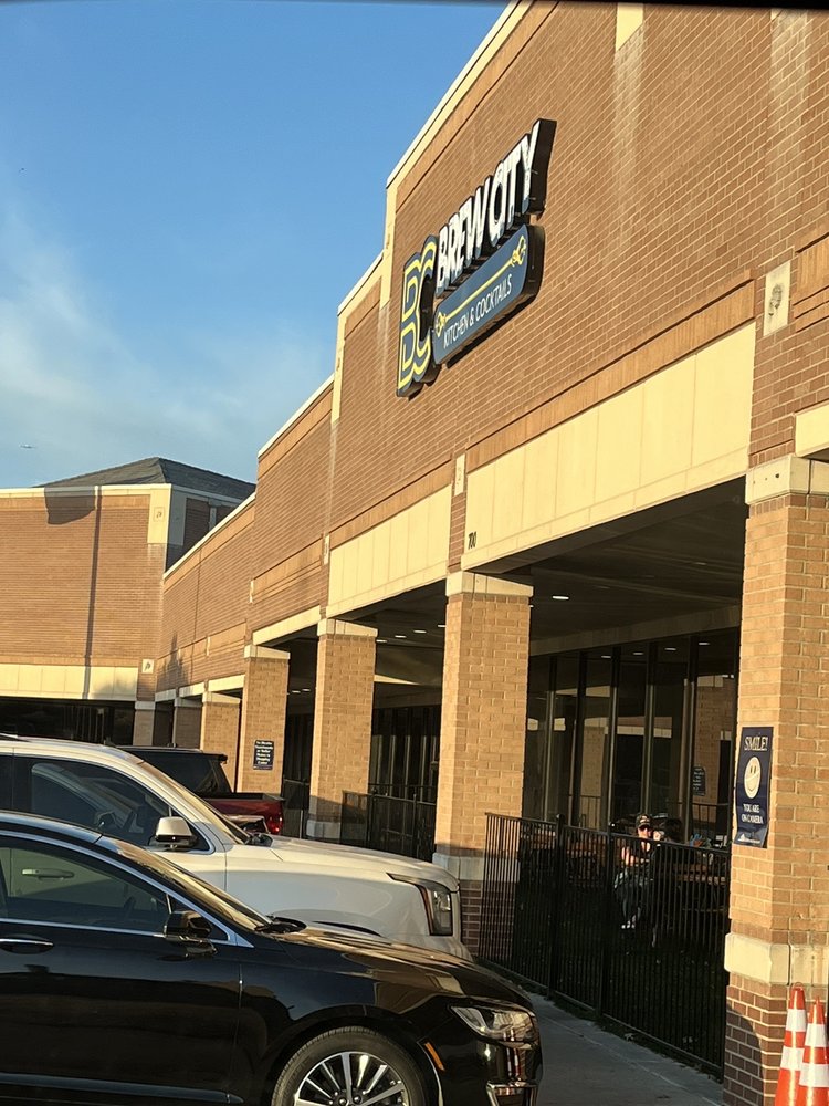 Brew City Kitchen and Cocktails, Dallas Roadtrippers