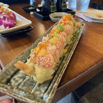 Toro Sushi - Golden Tiger Roll - Sushi Bars Near Me - Winchester, California Toro Sushi - Golden Tiger Roll - Sushi Bars Near Me - Winchester, California
