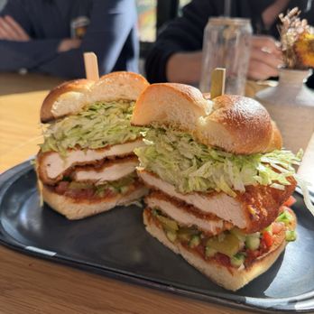 LEORA - Chicken sandwich - Breakfast & Brunch Near Me - Beverly Hills, California