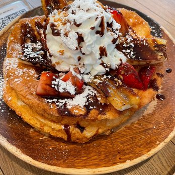 Aloha Kitchen - Fruit Souffle Pancakes - Breakfast & Brunch Near Me - Honolulu, Hawaii Aloha Kitchen - Fruit Souffle Pancakes - Breakfast & Brunch Near Me - Honolulu, Hawaii