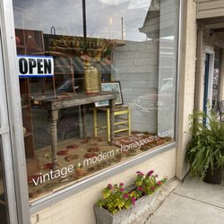 Pink Porch Market