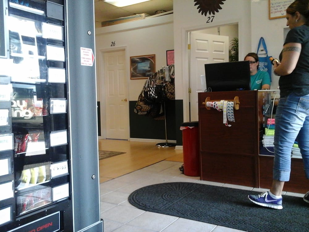 EXTREME TAN Updated July 2024 1169 Berryville Ave, Winchester