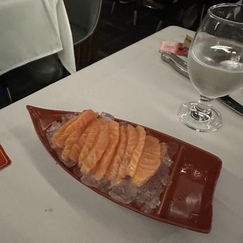 Show de Carnes - Salmon sashimi - Steakhouses Near Me - Sausalito, California