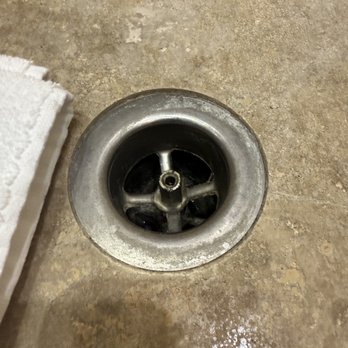 Borgo San Luigi - Shower drain missing cap and appears to have not been cleaned in a while. - Hotels Near Me - Monteriggioni, SI