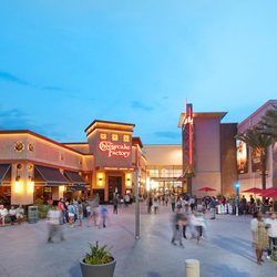 Los Cerritos Center