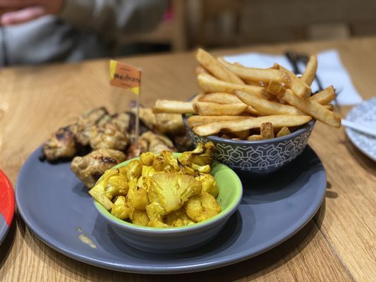 NANDO'S PERI-PERI - 484 Photos & 303 Reviews - 227 E Ontario ...