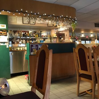 Ronnie's Restaurant - the bar and dining area - Restaurants Near Me - Surrey, British Columbia Ronnie's Restaurant - the bar and dining area - Restaurants Near Me - Surrey, British Columbia