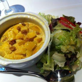 Paradis du Fruit - Cocotte de poulet, ananas, pomme, raisin, riz - French Near Me - Paris, 75 Paradis du Fruit - Cocotte de poulet, ananas, pomme, raisin, riz - French Near Me - Paris, 75