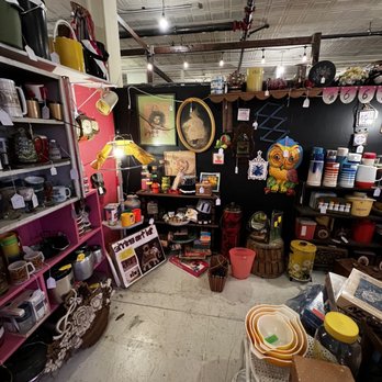 Pomona Antique Mart - Love the setups! - Antiques Near Me - Pomona, California Pomona Antique Mart - Love the setups! - Antiques Near Me - Pomona, California