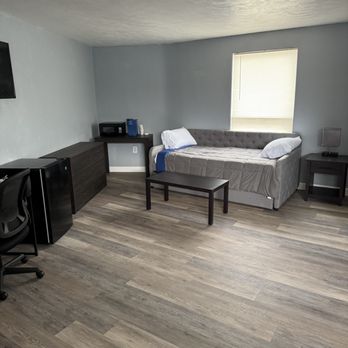 Lake Lawn Inn - Hotels Near Me - Pana, Illinois Lake Lawn Inn - Hotels Near Me - Pana, Illinois