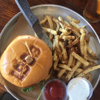 1909 - 1909 Greatest hamburger - Bars Near Me - Temecula, California