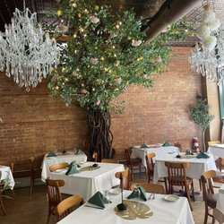 Il Vicolo Trattoria - Beautiful decorations