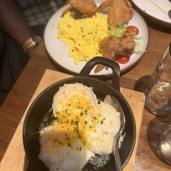 Yardbird - Chicken, grits, and scrambled eggs - New American Near Me - Chicago, Illinois